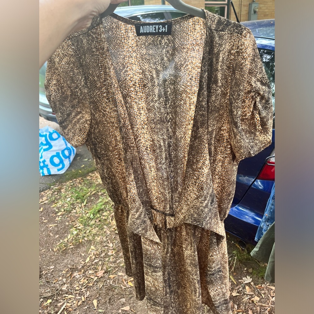 Audrey 3+1 Deep V Romper